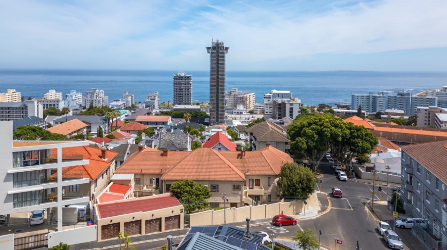 2 Bedroom Property for Sale in Sea Point Western Cape